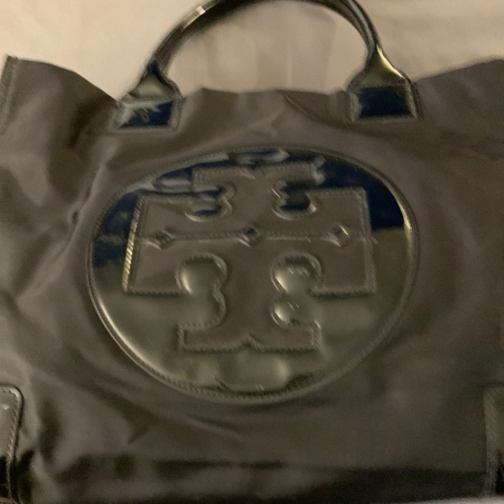 Tory Burch Ella Tote Vinyl/nylon large snap closure pre-owned scratches